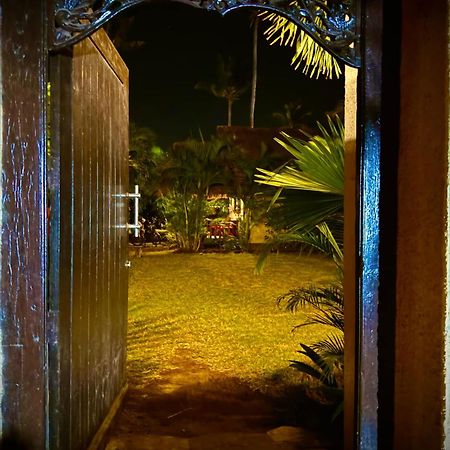 Rumah Sunyi ギリ・トラワンガン エクステリア 写真