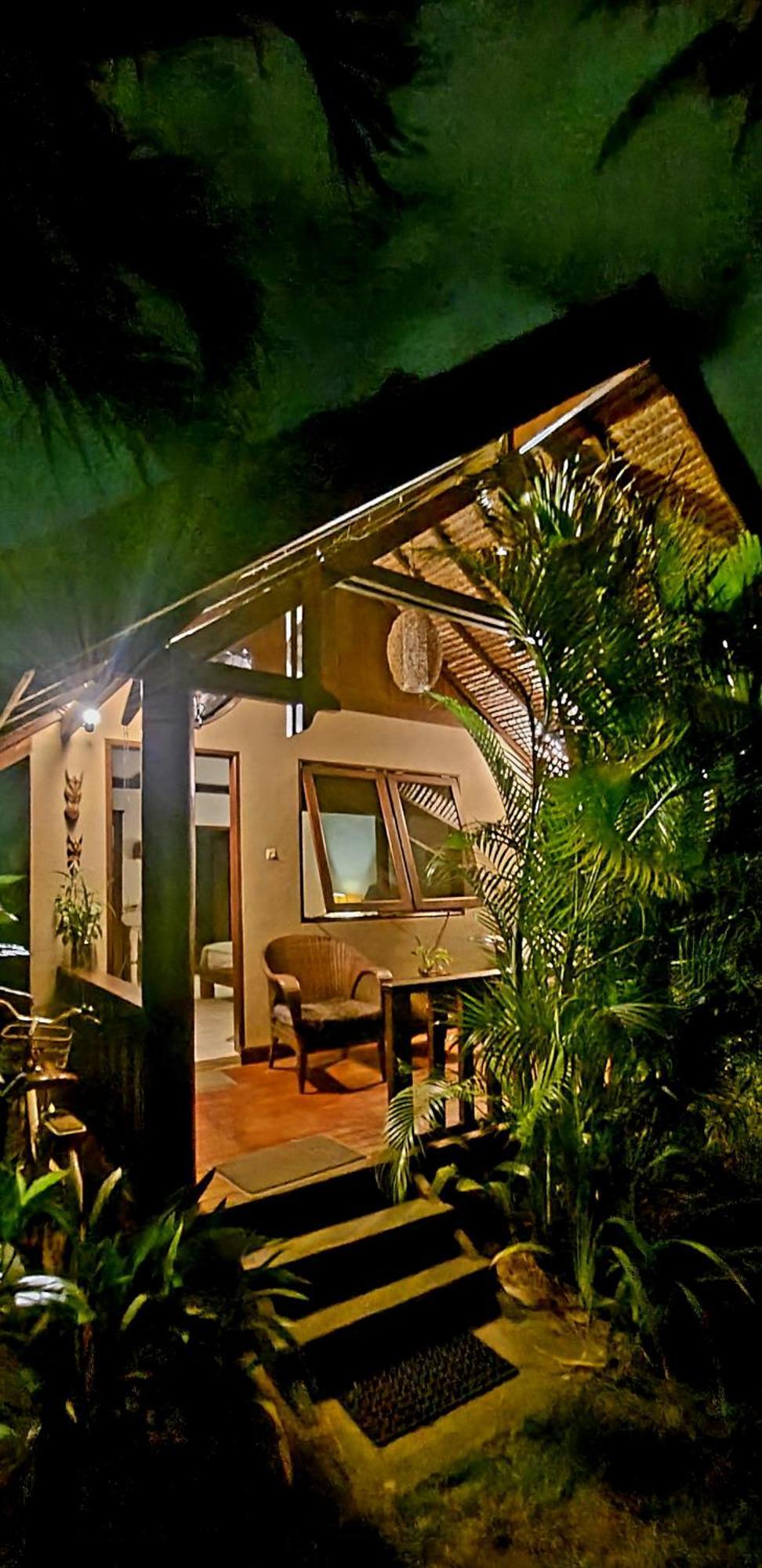 Rumah Sunyi ギリ・トラワンガン エクステリア 写真