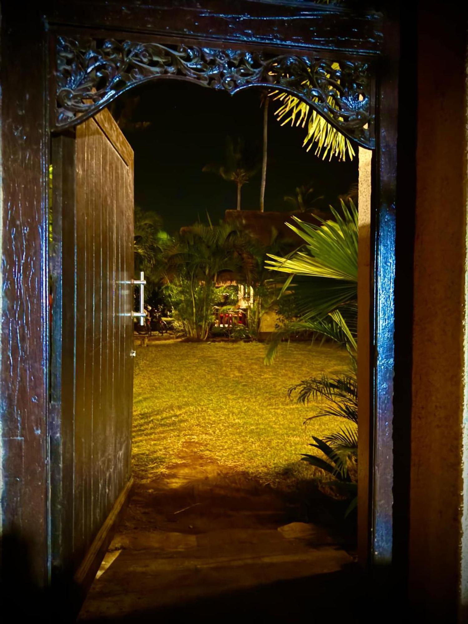 Rumah Sunyi ギリ・トラワンガン エクステリア 写真